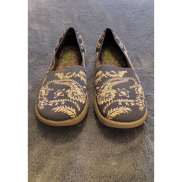 Bare Traps Women's Slip-on Cloth Shoes sz. 10M Blue Paisley - Picture 2 of 11